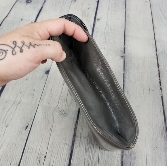 CORET | vintage flap close clutch purse - Picture 5 of 10